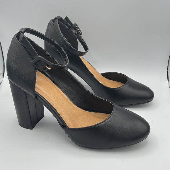 Journee Collection Comfort Foam Raveen Pumps, black, Size 7.5 - Picture 6 of 11